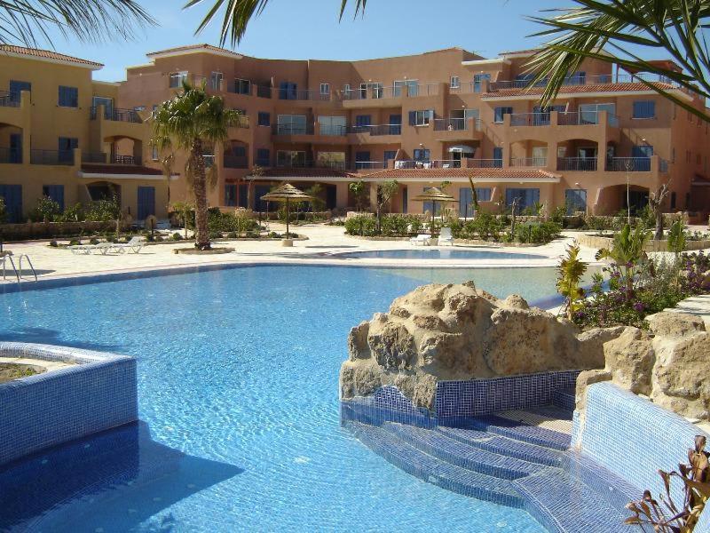 Stylish 1 Bedroom Apartment In Limnaria Gardens Paphos 外观 照片